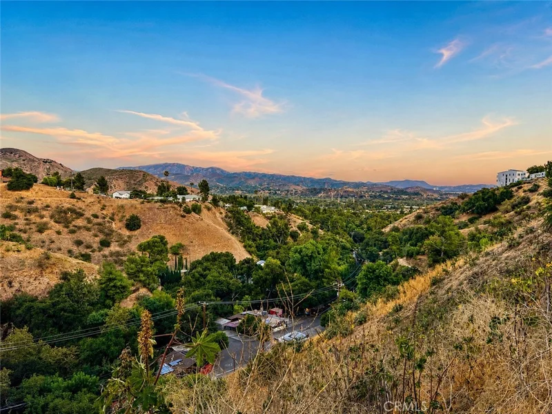 12229 Alta photo 2