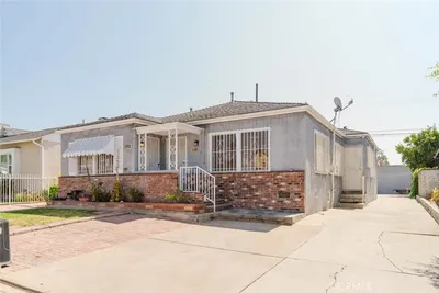 1010 N Alexandria Avenue photo 2