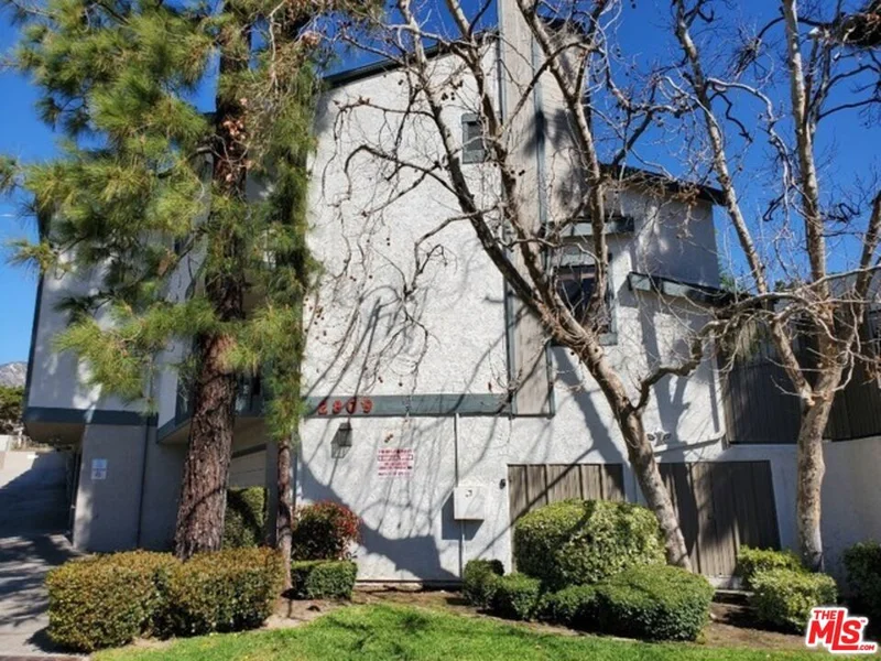 2809 Montrose Avenue 10 photo 2