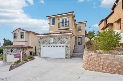 677 Castlehill photo 2