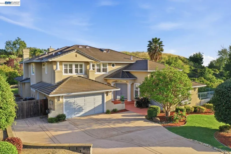 48564 Avalon Heights Ter photo 2