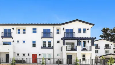 9 Oakmont Lane