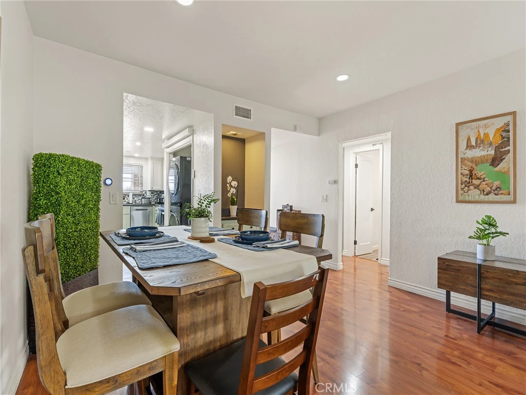 Interior 4