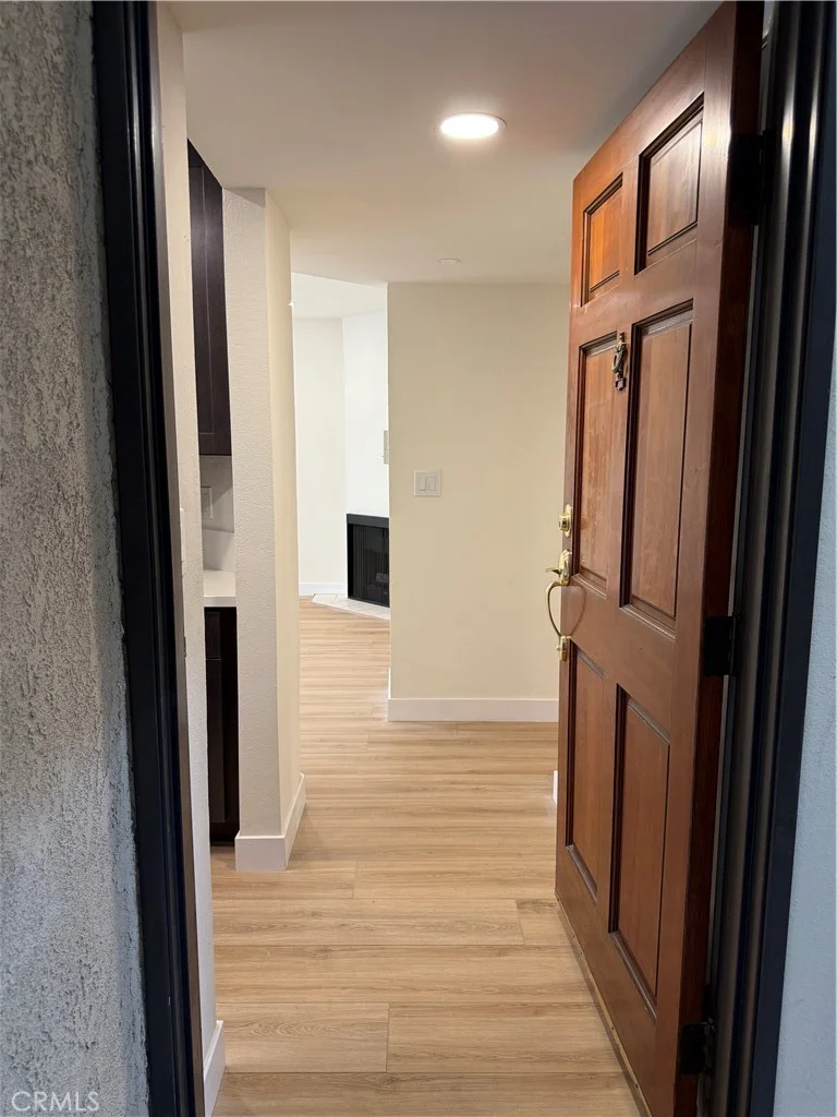 1207 N Columbus Avenue 102, Glendale, CA 91202