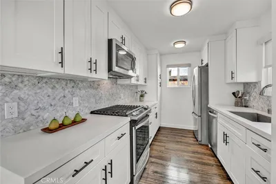 347 Walnut photo 2