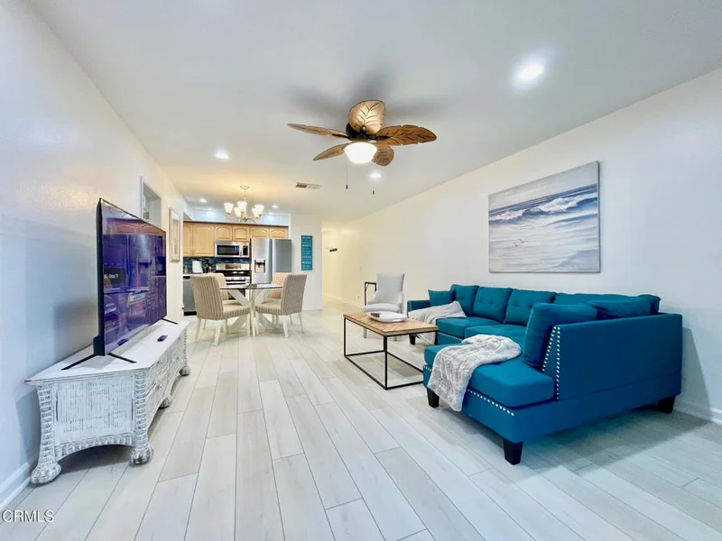 932 Lighthouse Way photo 2