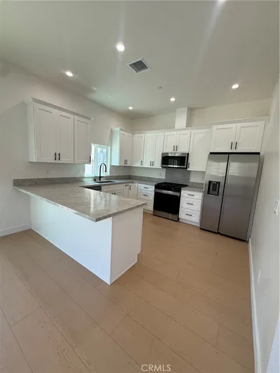 10026 Norwich Avenue photo 2