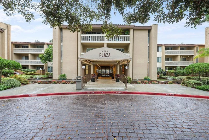 4600 Lamont 121