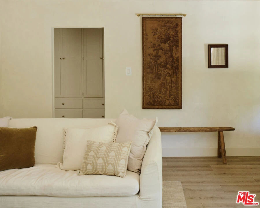 Interior 2