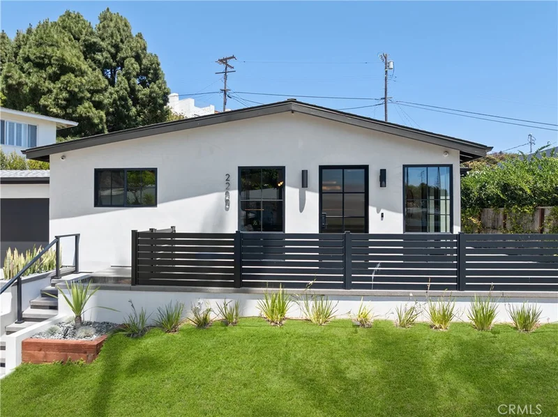 2200 Mantis Avenue