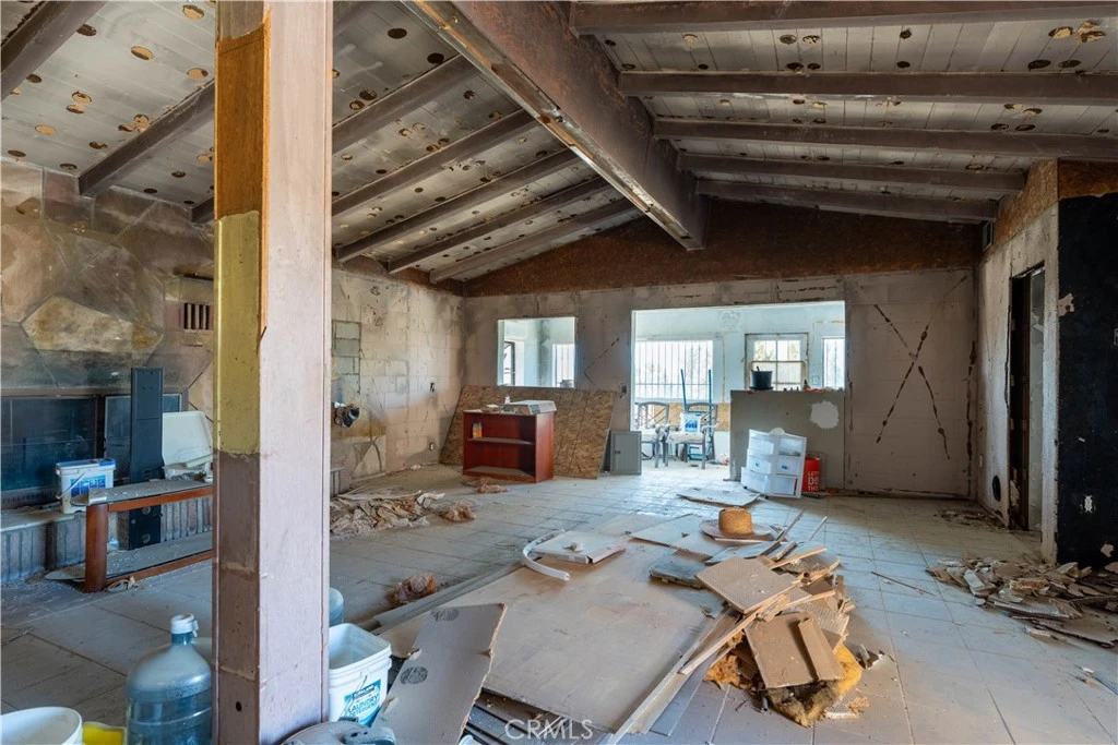 Interior 3