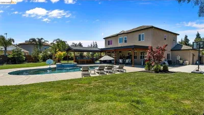 1436 Doria Way
