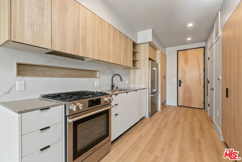 12431 Rochester Avenue 411 photo 2