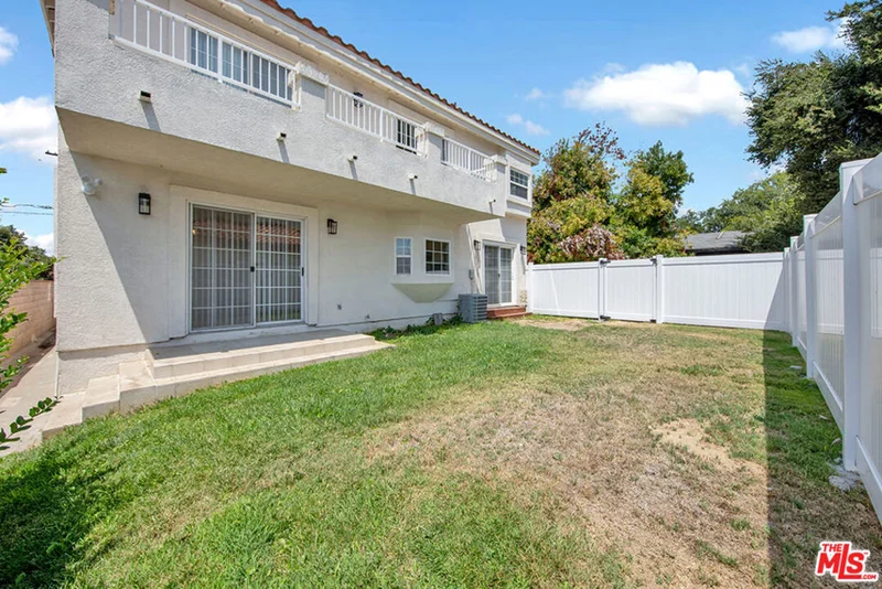 5532 Angelus Avenue photo 2