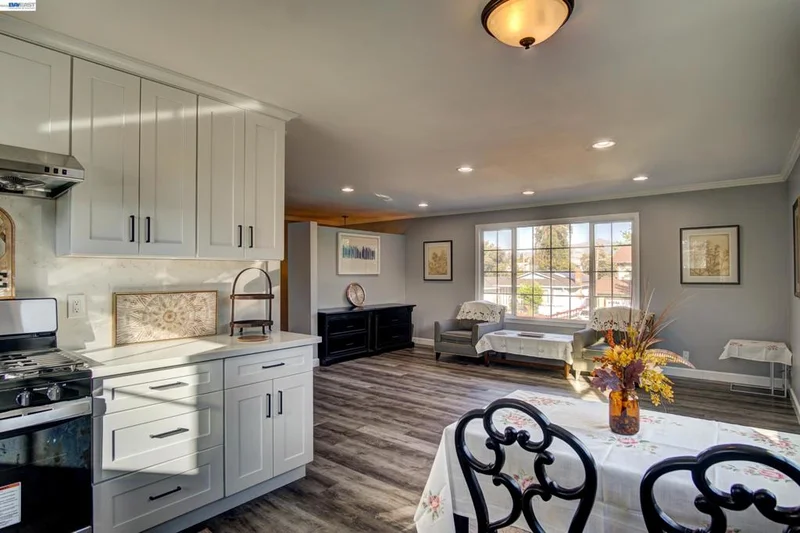 4403 Amador Rd