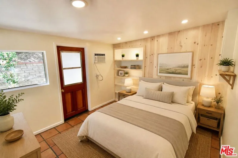 20200 Paradise Lane A, Topanga, CA 90290