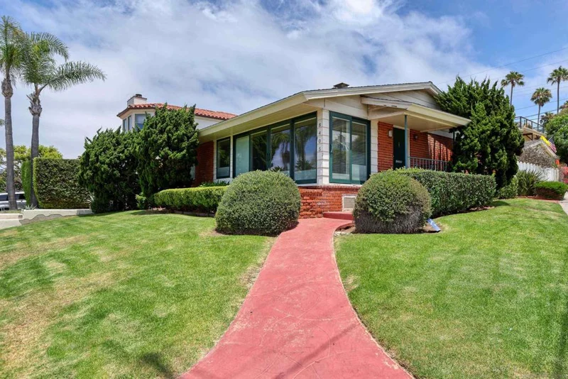 8405 Paseo Del Ocaso