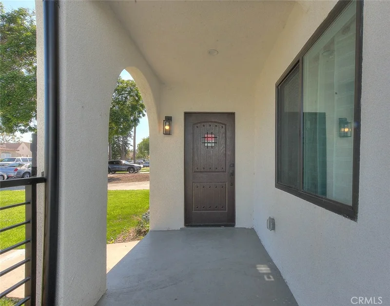 1827 W 76th photo 2