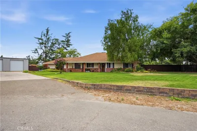 2850 Woodbury Court photo 2
