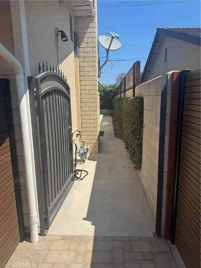 820 Saint Clair 1 photo 2