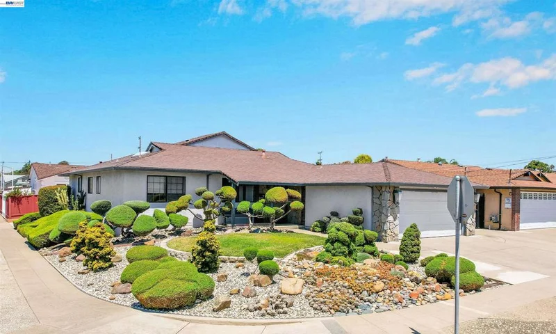 Photo 2 of 1799 Catalpa Court