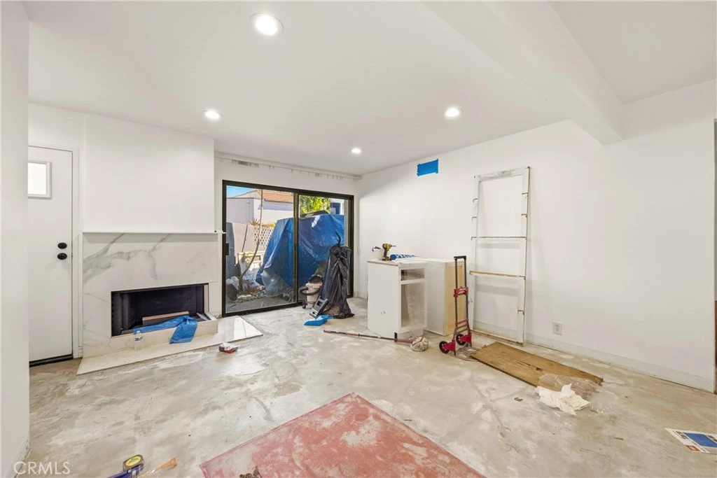 Interior 3