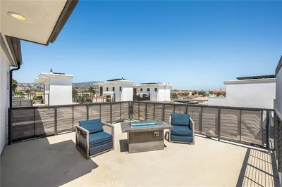 1811 S Mesa photo 2