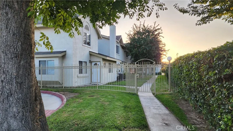 Photo 2 of 1425 S White A
