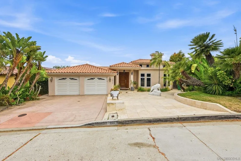 1011 Avenida Amantea photo 2