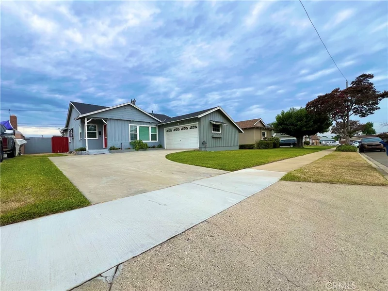 Photo 2 of 256 E Groverdale Street