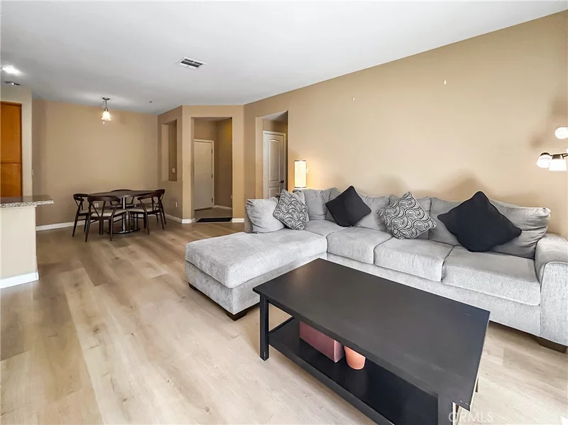 360 W Avenue 26 109 photo 2