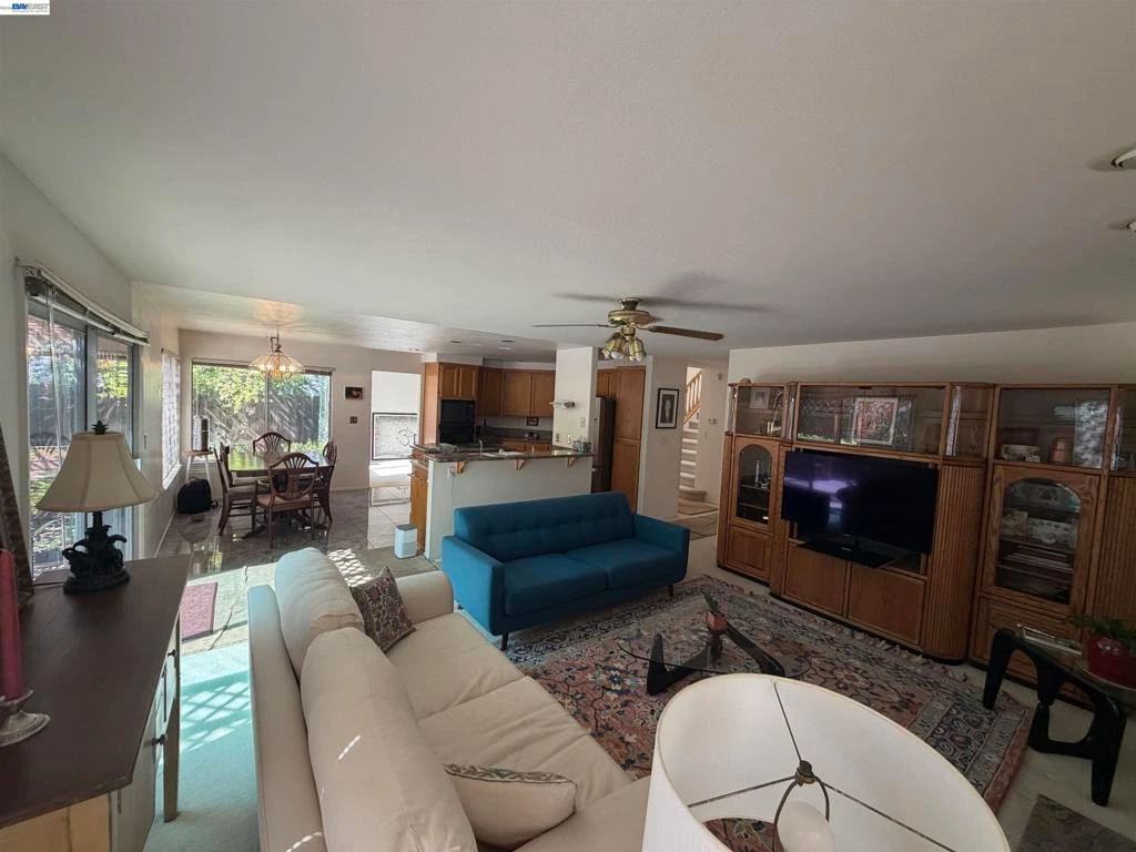 Interior 4