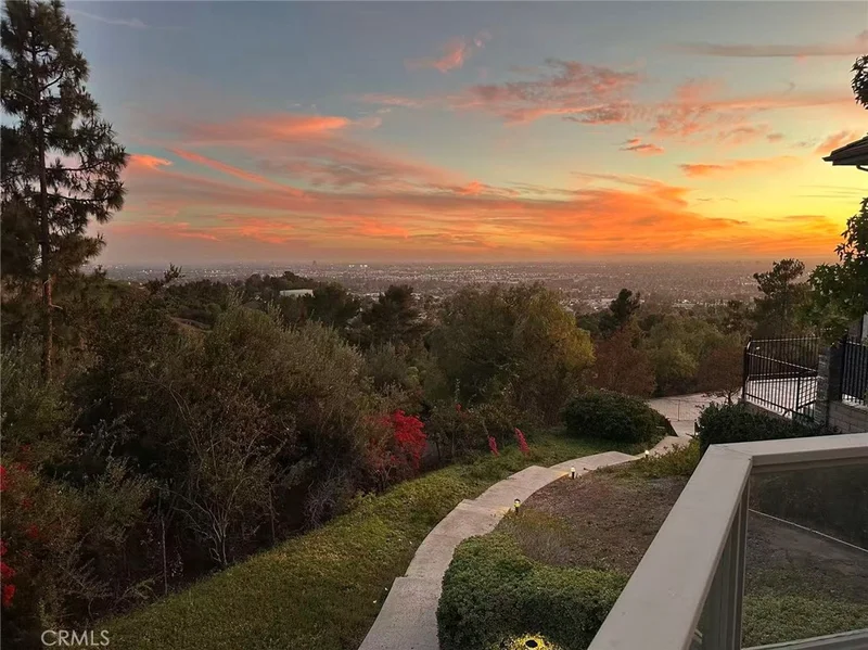 4310 E Terra Vista