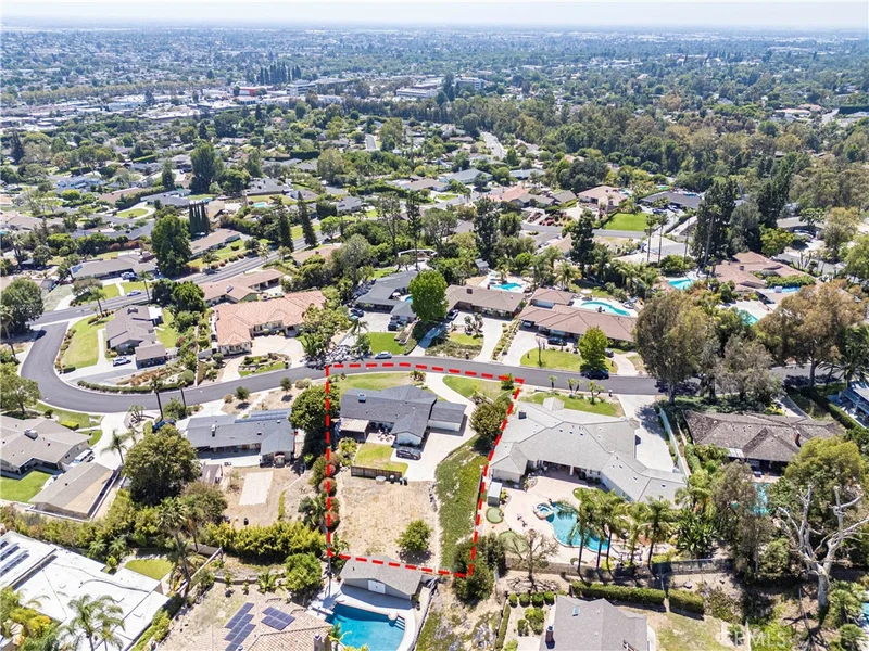 9400 Portada Drive photo 2