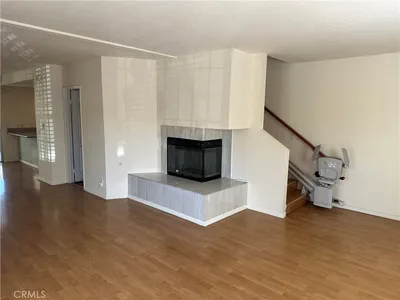 3823 Foster Avenue photo 2