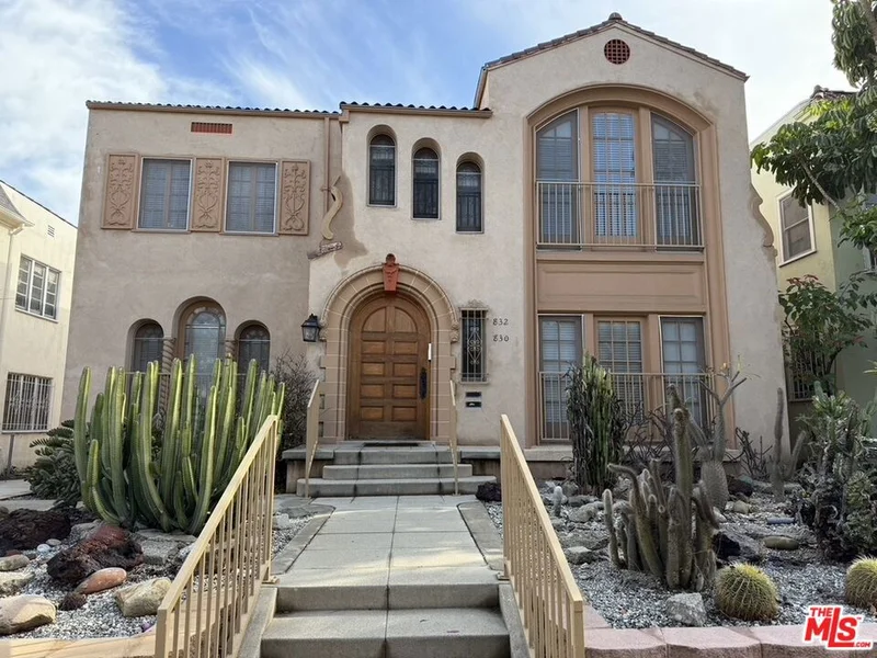 830 S Detroit Street, Los Angeles, CA 90036