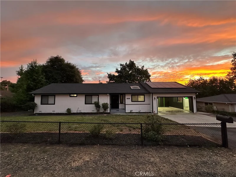 20410 Walnut