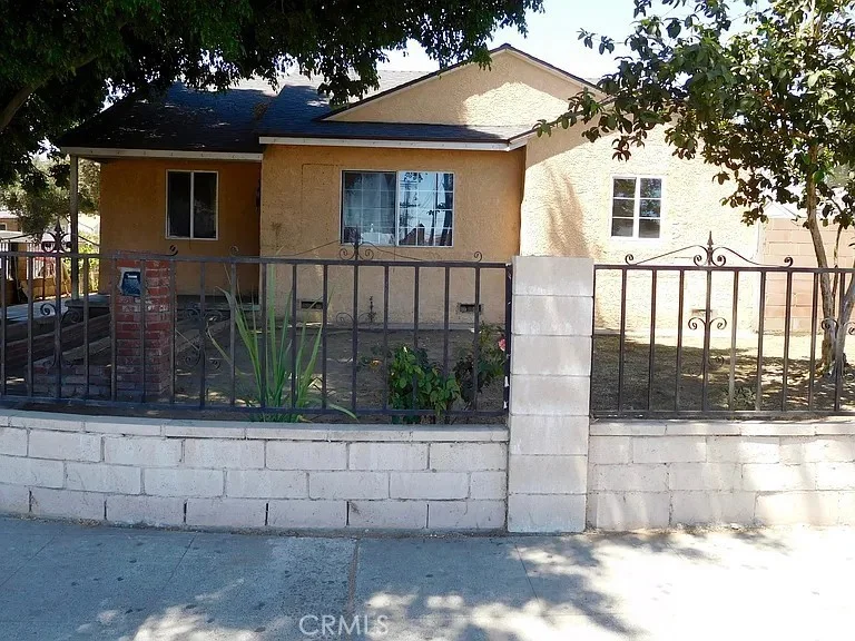1329 W Mcfadden photo 2