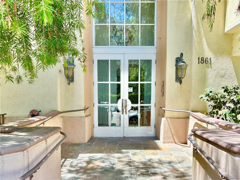 Photo 2 of 1861 Veteran Avenue 101