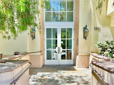 1861 Veteran Avenue 101 photo 2
