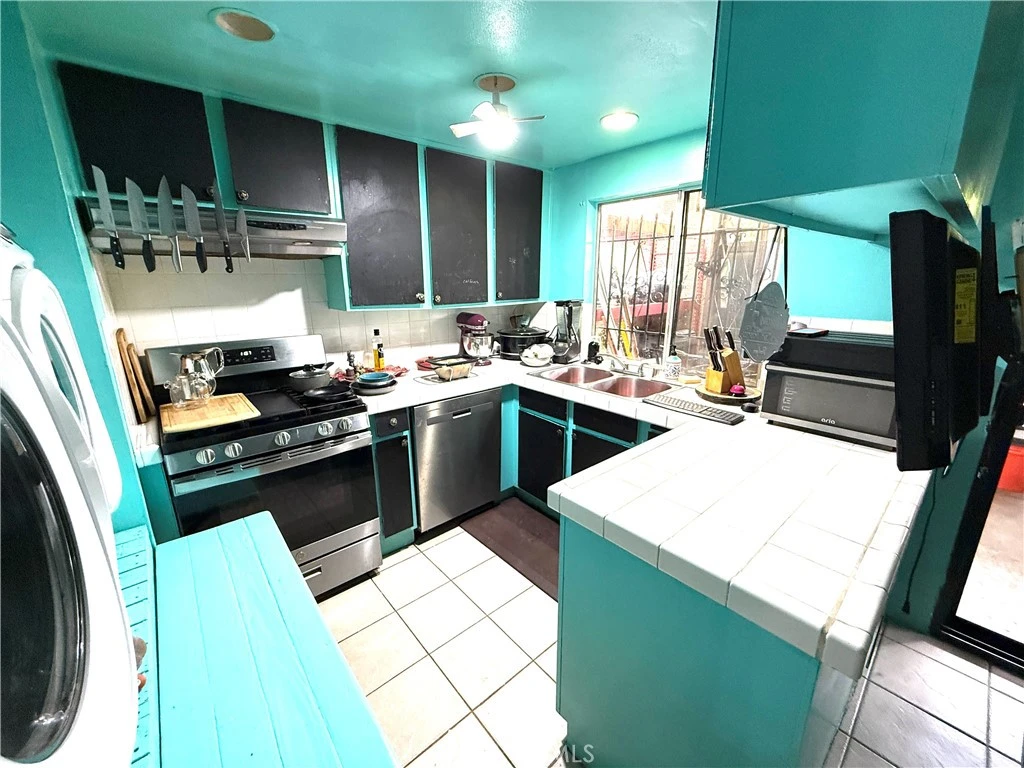 Interior 3