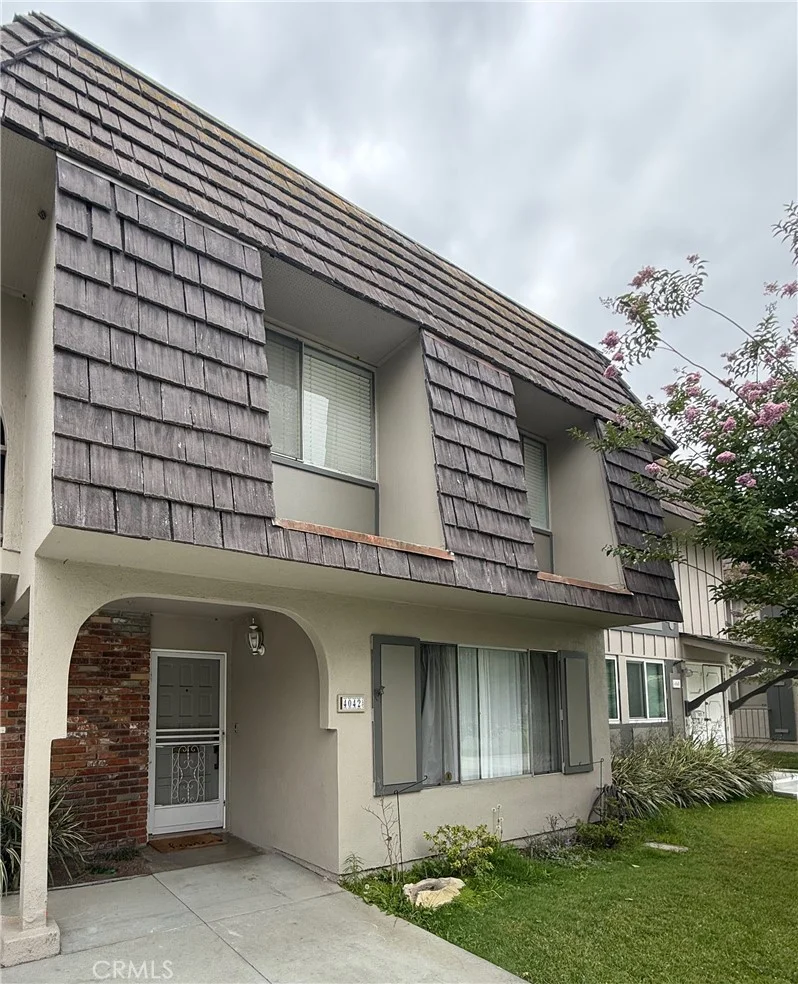 4042 Larwin, Cypress, CA 90630