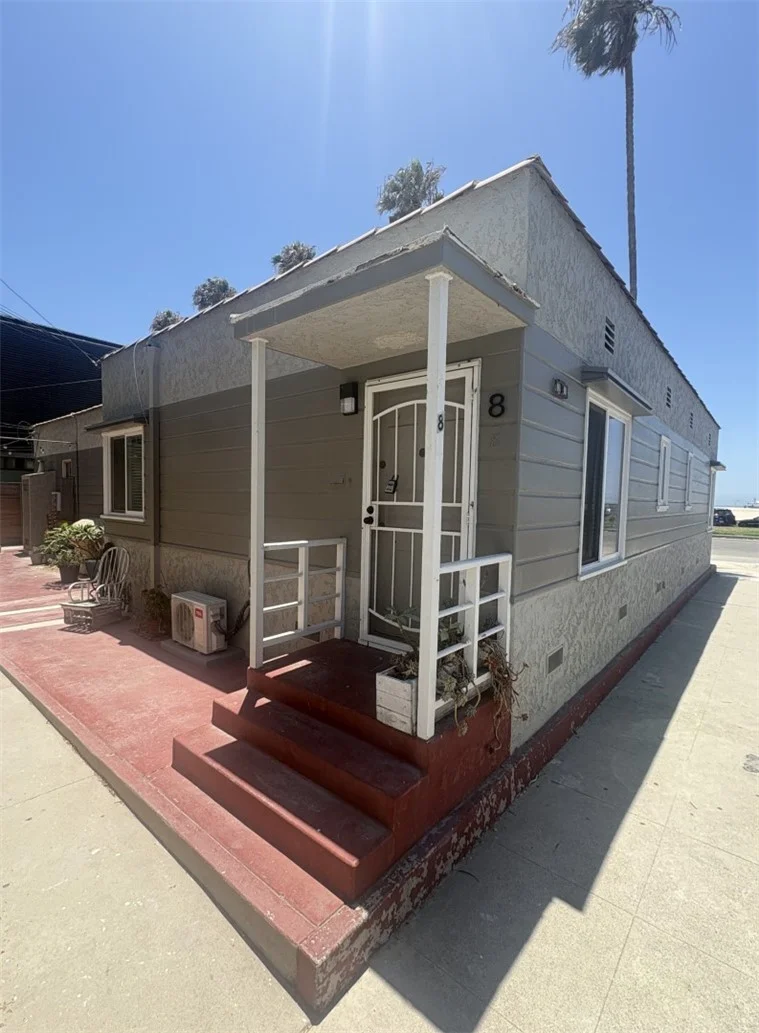 8 Santa Ana 8