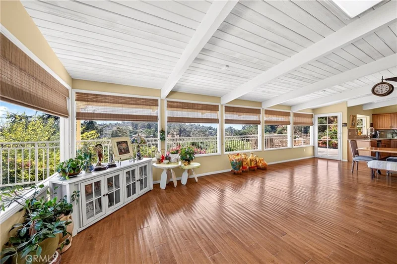 401 1/2 W. Skyline Drive