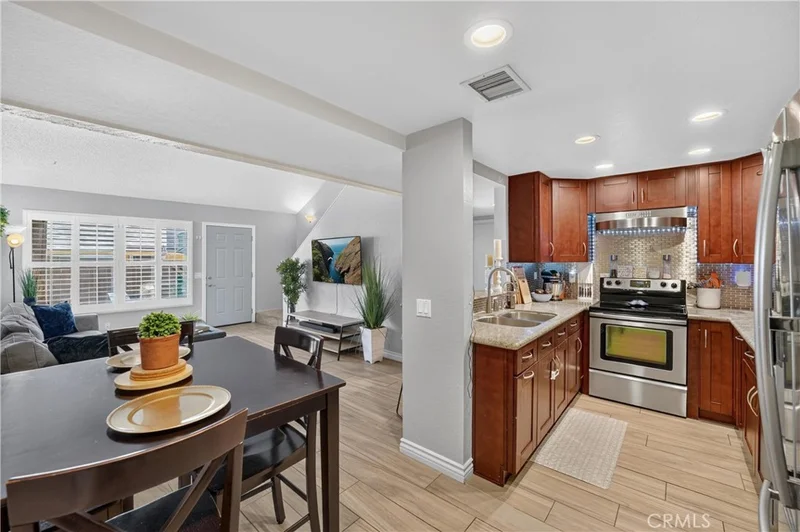 435 W 9th B3