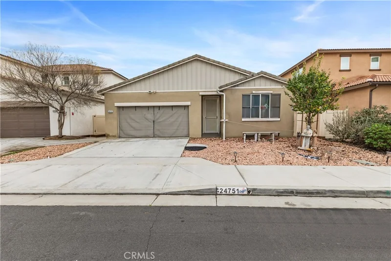 24751 Hudson photo 2