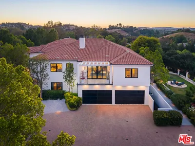 5192 Parkway Calabasas