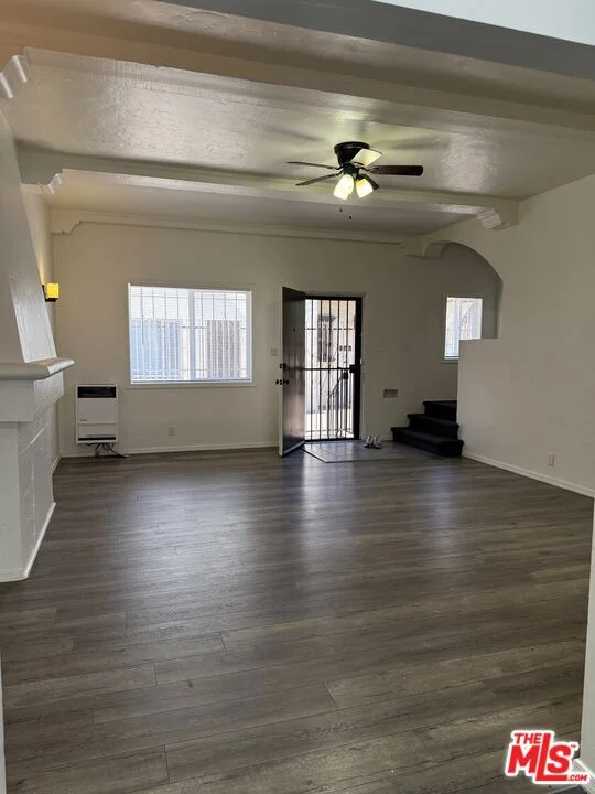 3965 Brighton Avenue 1/4 photo 2