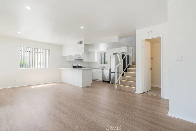 1129 Linden Avenue 1 photo 2