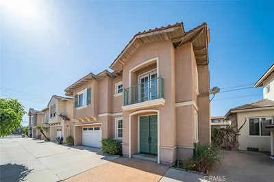 1328 C S Del Mar photo 2